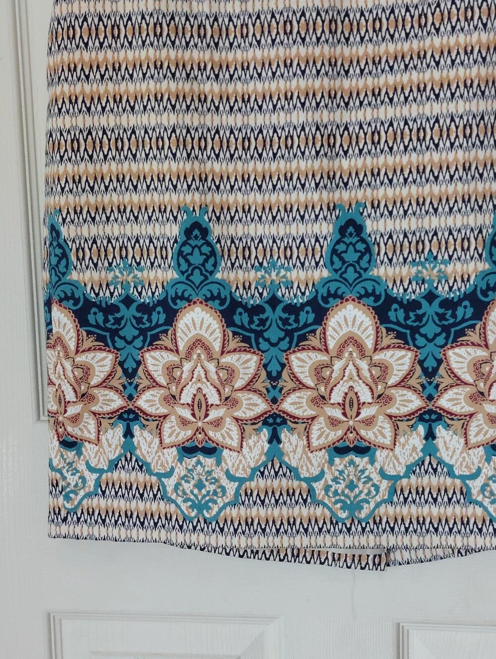 Ann Taylor Blue & Beige Ikat Floral Border Print Pencil Skirt Size 14 - Picture 4 of 8